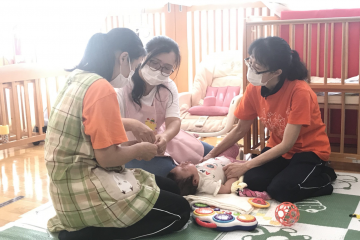渋谷区初 認可保育園で医療的ケア児の預かりを開始：フローレンスが 保育士・看護師研修を行いました