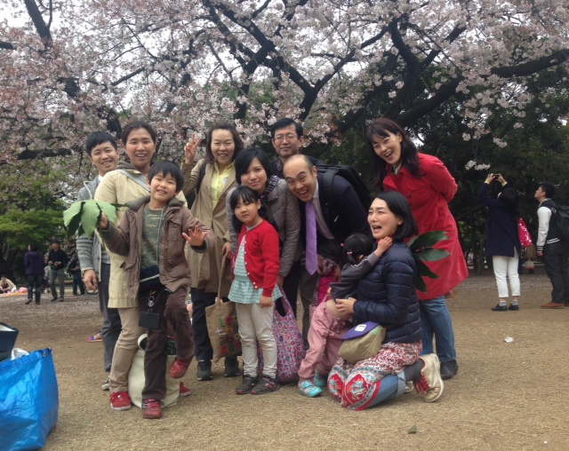 桜も笑顔も満開！寄付会員の皆さんとの交流お花見会を開催しました！